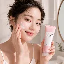SKIN1004-Madagascar-Centella-Pomerizing-Deep-Cleansing-Foam-125ml-modelo.webp