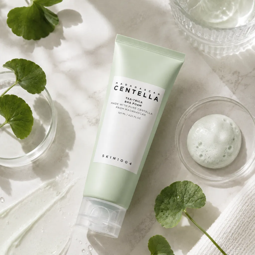 SKIN1004-Madagascar-Centella-Tea-Trica-Bha-Foam-125ml-lifestyle-2.webp