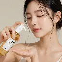 SKIN1004-Madagascar-Centella-Light-Cleansing-Oli-200ml-modelo-1.webp