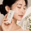 BEAUTY-OF-JOSEON-Matte-sun-stick -Mugwort-+-Camilia-18g-modelo.webp