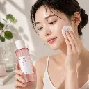 SKIN1004-Madagascar-Centella-Poremizing-Clear-Toner-210ml-modelo.webp