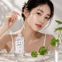 SKIN1004-Madagascar-Centella-Tone-Brightening-Capsule-Ampoule-50ml-modelo.webp