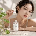 SKIN1004-Madagascar-Centella-Tone-Brightening-Capsule-Ampoule-30ml-modelo.webp
