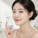 SKIN1004 Madagascar Centella Hyalu-Cica Water-Fit Sun Serum 50ml-6.webp